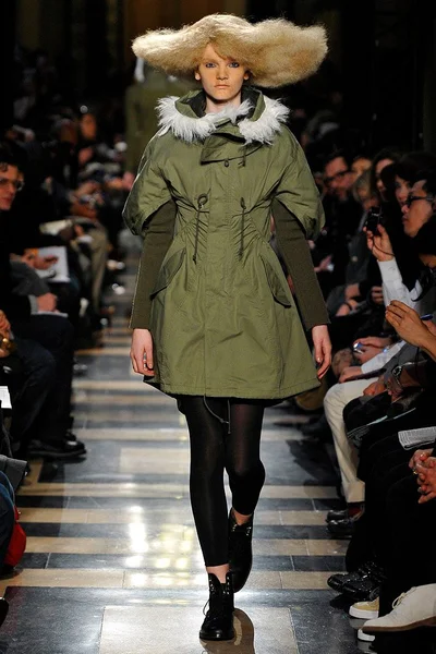 Look 12